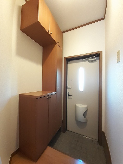 モンラルジュ７番館 玄関