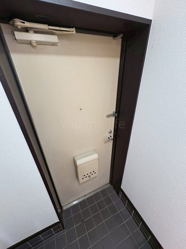 玄関 ディーオーアイ港南 玄関