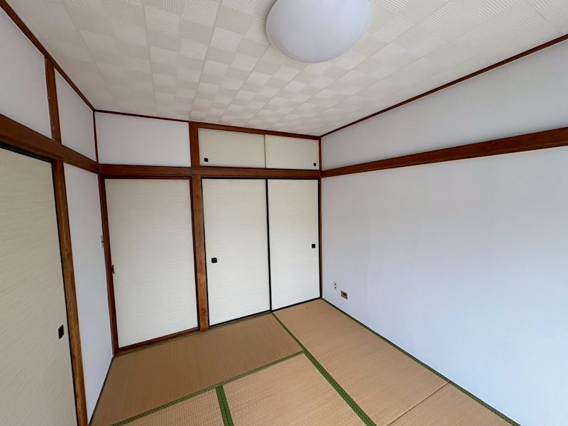 内田マンション ベッドルーム