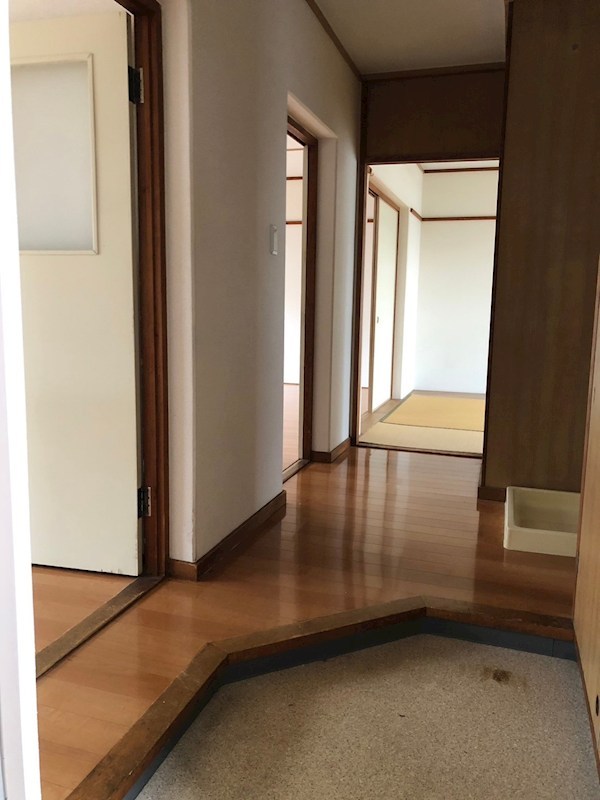 椿ハイツ 玄関