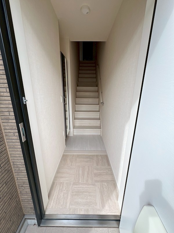 ＲＵＢＥＬＵＳＯ（ルベルソ） 玄関