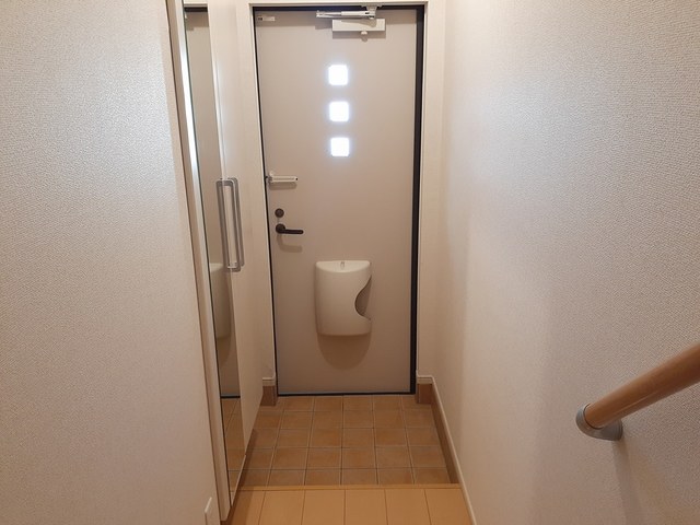 セイバリーシーズンＢ 玄関