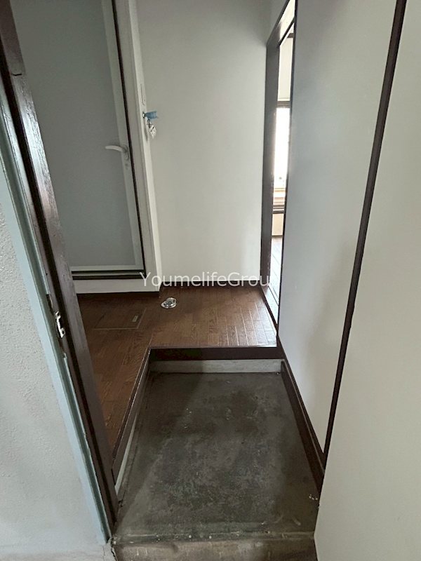 高田ハウス 玄関