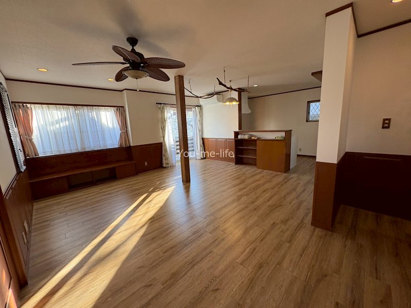 辻堂元町１丁目戸建て リビング