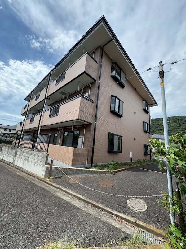 モンメール大磯 203号室 外観