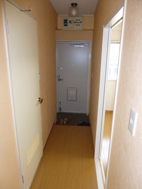 サンライズ愛甲 玄関