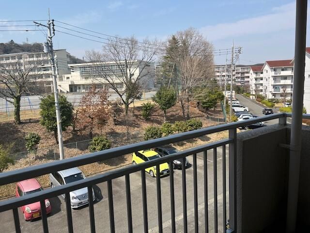 森の里くすのき台団地1号棟 ベランダ