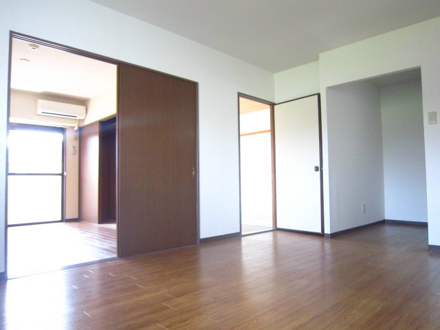 コート　菫野 リビング