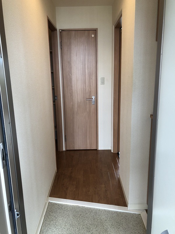 エクシード小泉 玄関