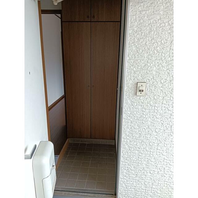 フローラルハイツ 玄関