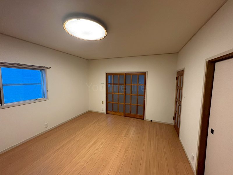 横浜市栄区本郷台　貸家 リビング