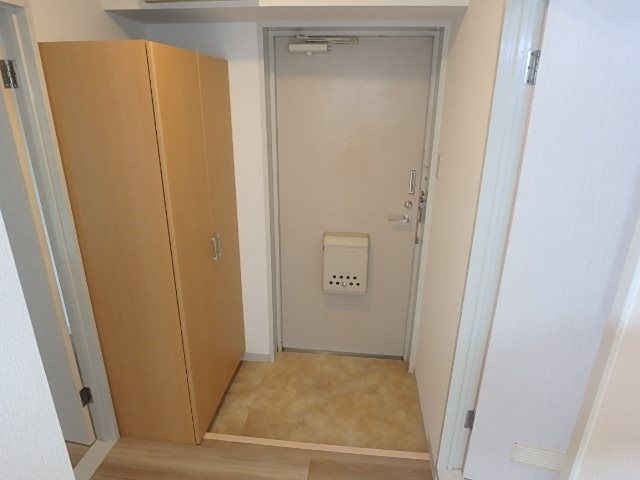 ドミール湘南 玄関