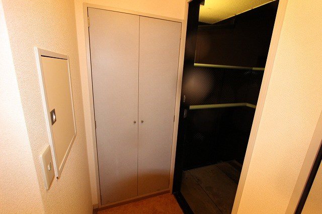 プレミールせきね 玄関