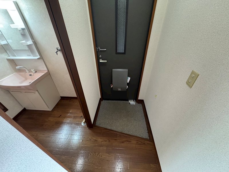 インベストメント高森Ⅱ 玄関