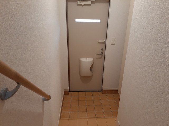 ルピナス 玄関