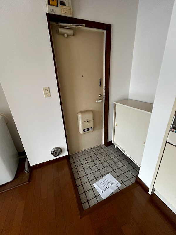 ヤングヒル飯山 玄関