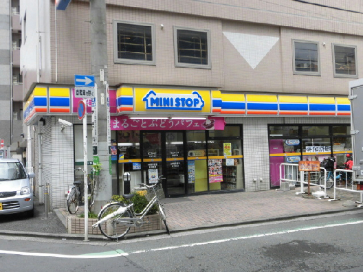 ソシエ弐番館 コンビニ