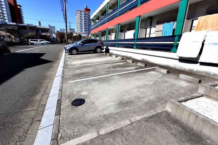 アヴェニール湘南Ⅰ 駐車場