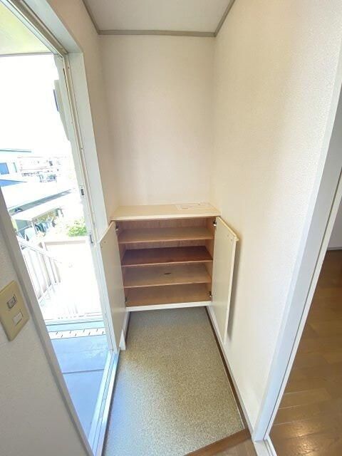 ソレーユ西原 玄関