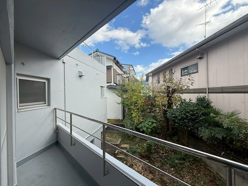 横浜市戸塚区戸塚町２７１９－１戸建 ベランダ