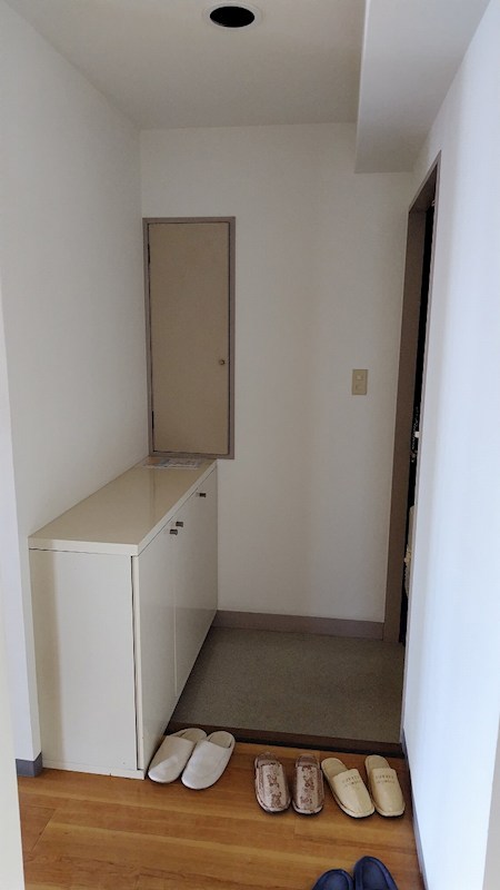 ケンゾービル 玄関