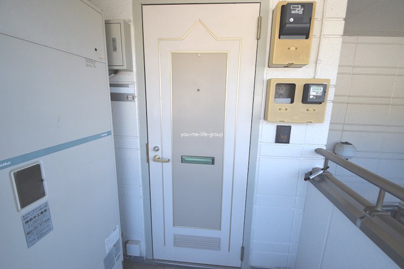 メゾンエスポアール 玄関