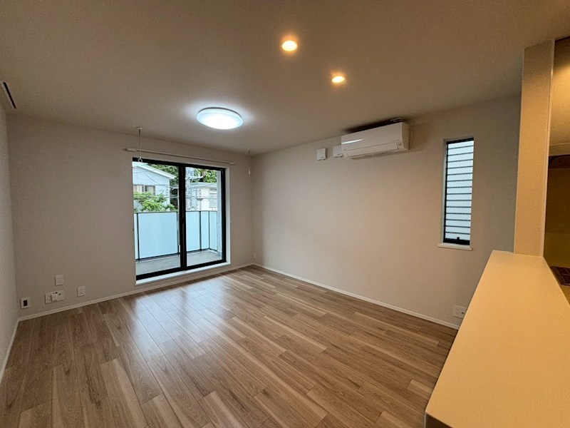 ＦＯＮＴＡＩＮＥ　ＢＬＥＡＵ リビング