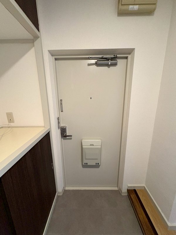 サンパレス林 玄関