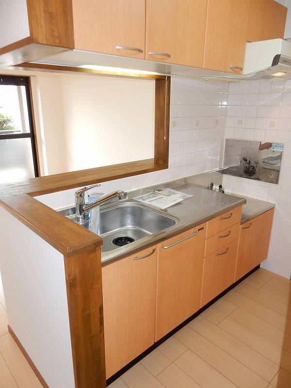 アンソレイエ　アオキ キッチン