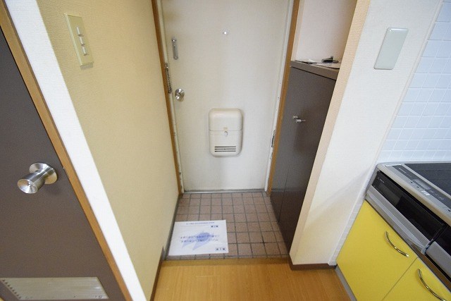 リアライズ伊勢原 玄関