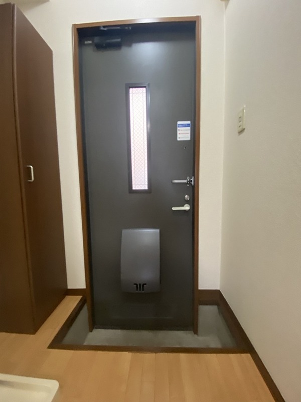 エステート湘南 玄関