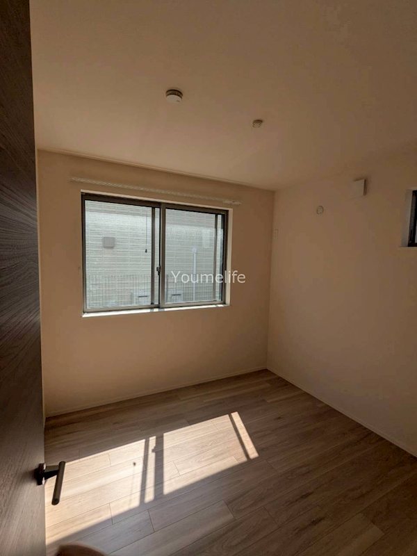 リラガーデンB棟 ベッドルーム