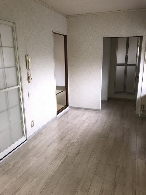 リバーサイド中山2 リビング