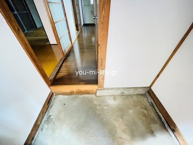 平塚市上平塚貸戸建 玄関