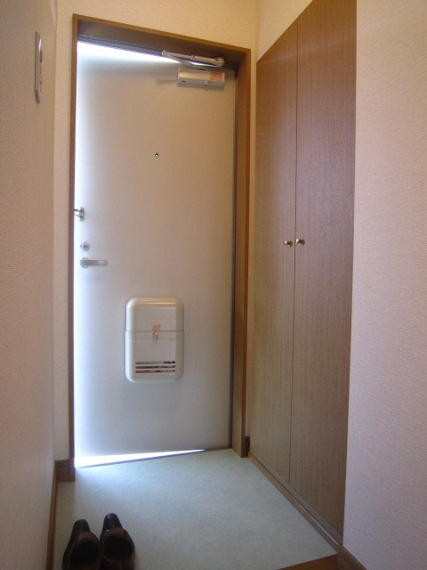 ヴィラ・シャルマン 玄関