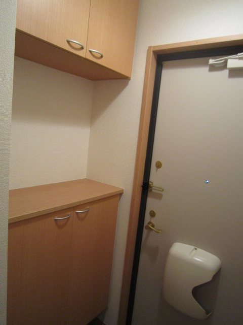 エーデルハイムW 玄関