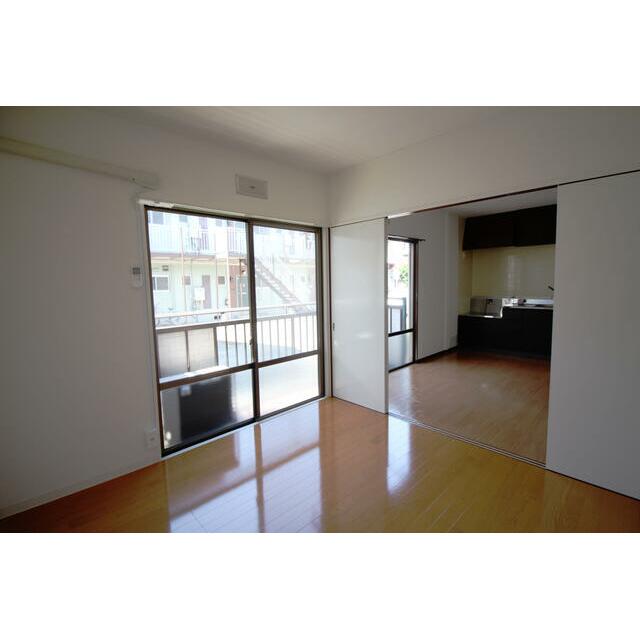 アーバン成田 リビング