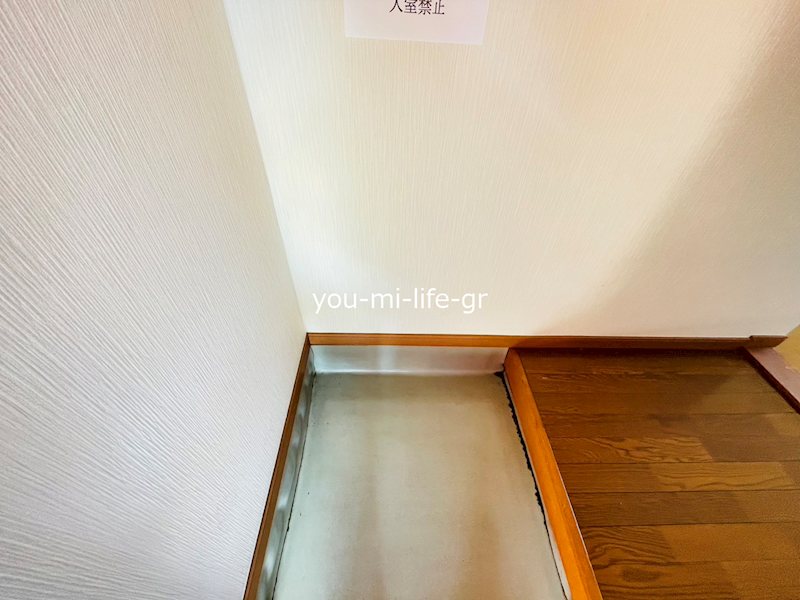 ハイツシャローム 玄関