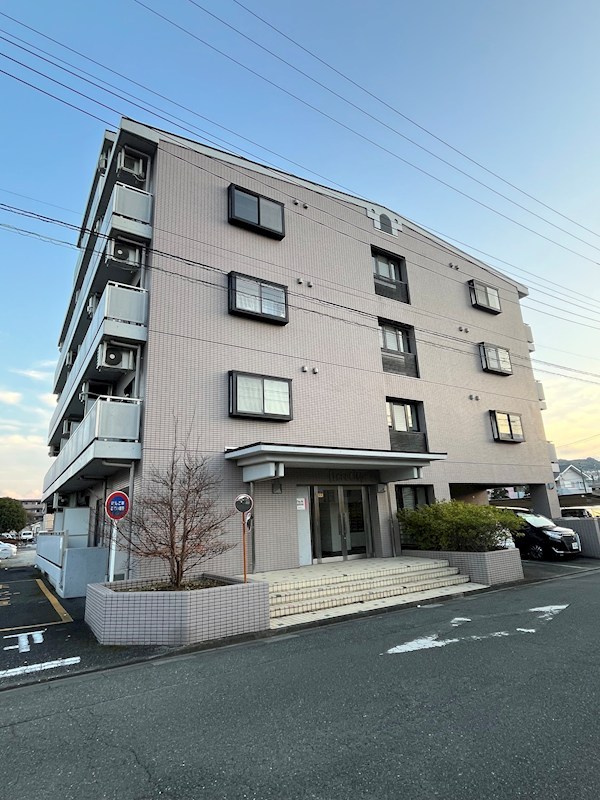 ファーストウイング エントランス