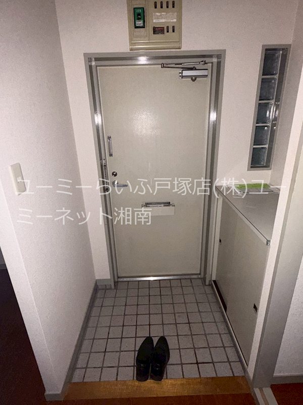 メゾンカミヤ 玄関