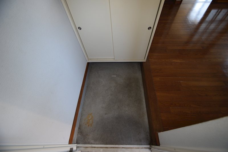 メゾン片山（B棟）202号室 玄関