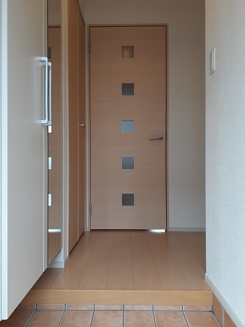 サニー 玄関