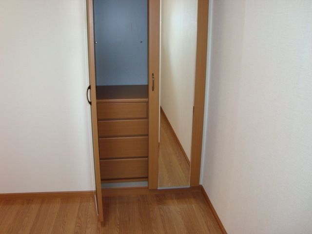 ヴィアーレ・ガーナ 玄関