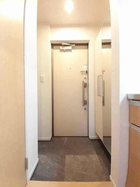 レディアント湘南台 玄関