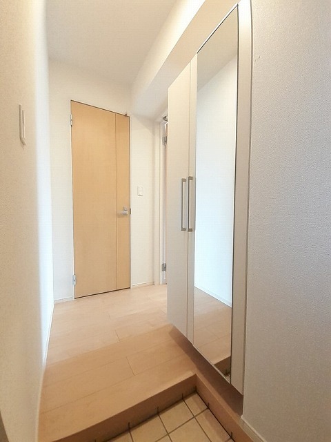ヴェルテス弐番館 玄関