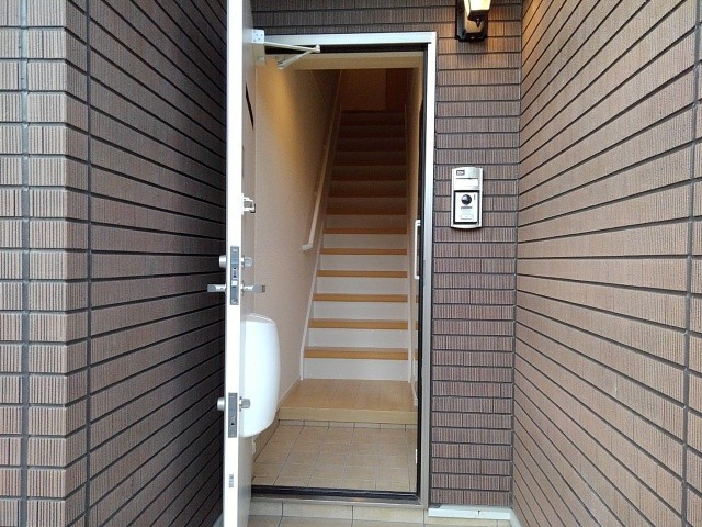 玄関 フォーラムB 玄関
