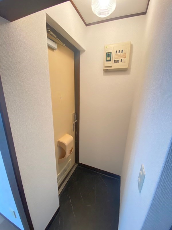 アメニティ西湘B棟 玄関
