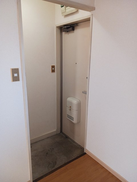 パルネット千葉 玄関