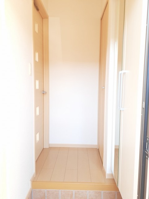 ブリッサ・ＩＺＵＭＩ 玄関