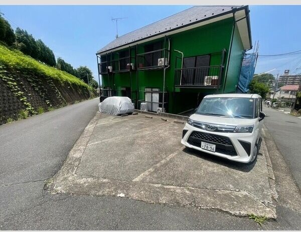 神奈川県座間市明王 駐車場